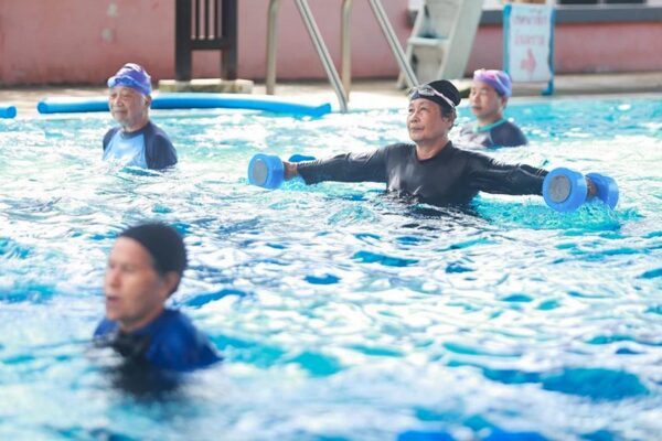 เกิดดี อยู่ดี แก่ดี และตายดีที่บึงยี่โถ เทศบาลเมืองที่เชื่อว่าคนทุกวัยมีสิทธิและมีค่าเท่าเทียมกัน จนได้รับรางวัลระดับเอเชีย